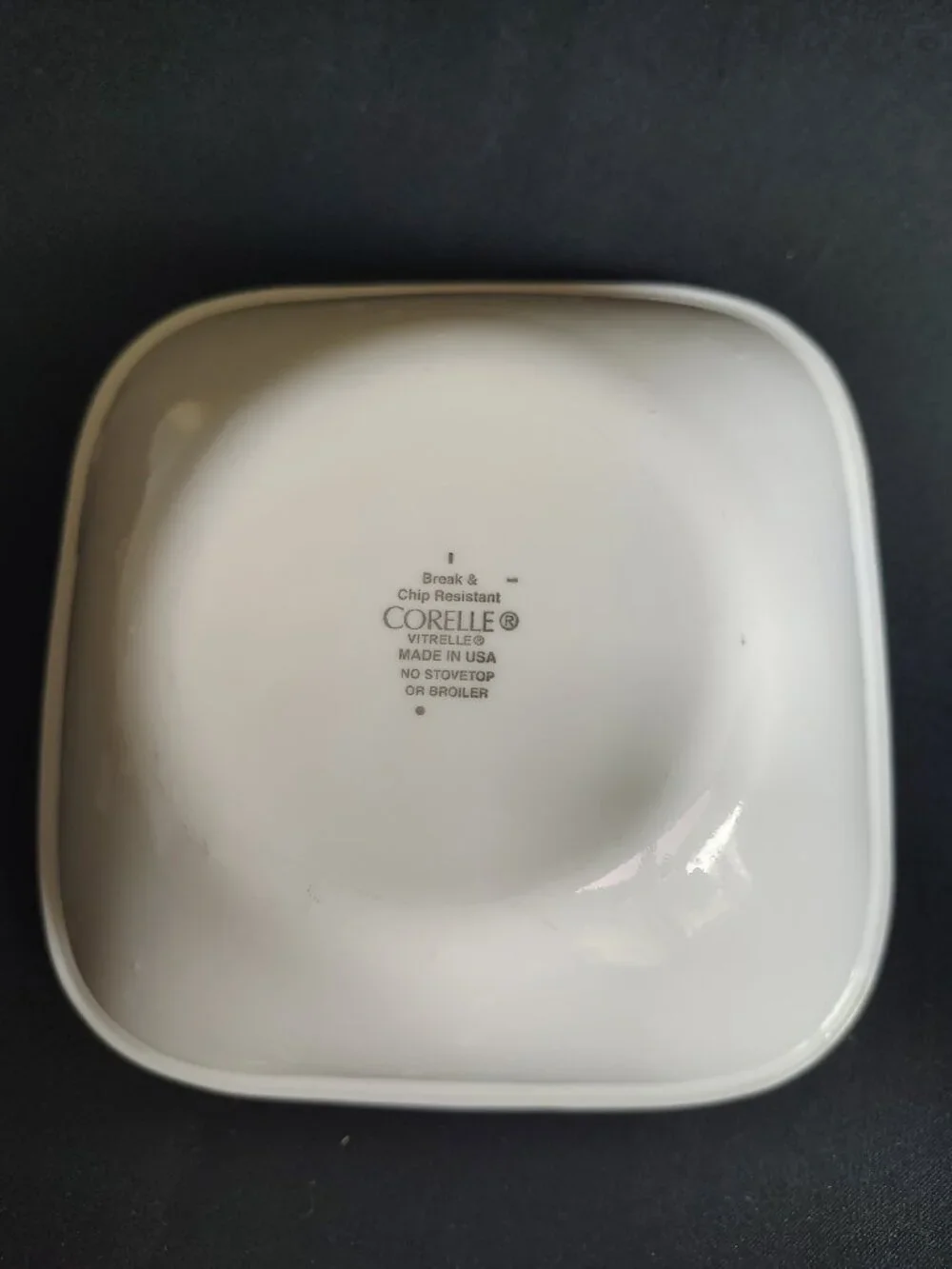 Corelle SPLENDOR Bowls 22 OZ. White Square Bowls with Red Rim - Set of 2